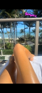 Victoria Silvstedt feet photo thumbnail