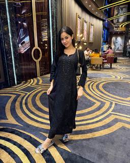 Jannat Zubair Rahmani feet photo thumbnail