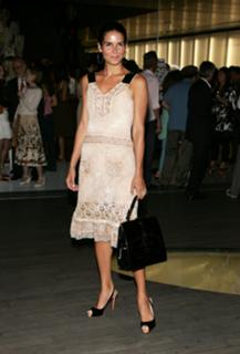 Angie Harmon feet photo thumbnail