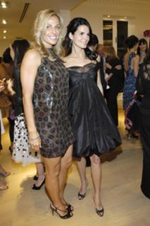 Angie Harmon feet photo thumbnail