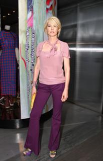 Jenna Elfman feet photo thumbnail