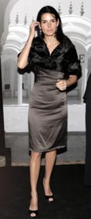 Angie Harmon feet photo thumbnail