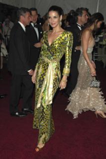 Angie Harmon feet photo thumbnail