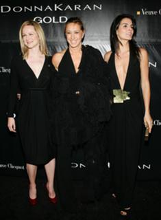 Angie Harmon feet photo thumbnail