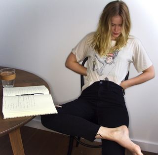 Elizabeth Lail feet photo 1