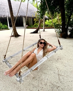 Sylvie Meis feet photo thumbnail