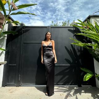 Zaira Nara feet photo thumbnail