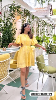 Hina Khan feet photo thumbnail