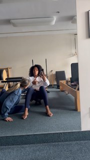 Kelly Rowland feet photo thumbnail