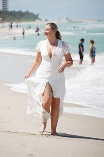 Iskra Lawrence feet photo thumbnail