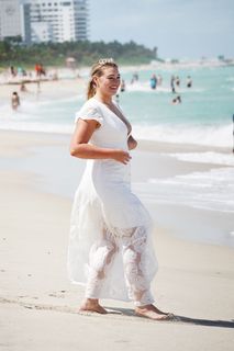 Iskra Lawrence feet photo thumbnail