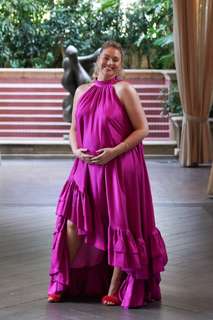 Iskra Lawrence feet photo thumbnail