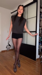 Jamie Chung feet photo thumbnail