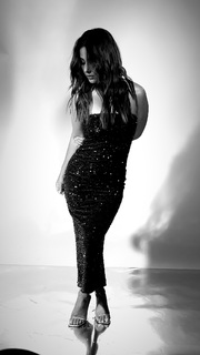 Hina Khan feet photo thumbnail