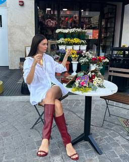 Zaira Nara feet photo thumbnail