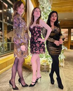 Anna Kendrick feet photo thumbnail