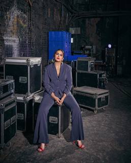 Huma Qureshi feet photo thumbnail
