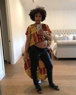 Tia Mowry feet photo thumbnail