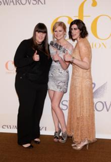 Kirsten Dunst feet photo thumbnail