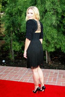 Kristen Bell feet photo thumbnail