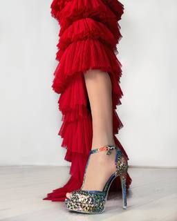 Thalía feet photo thumbnail