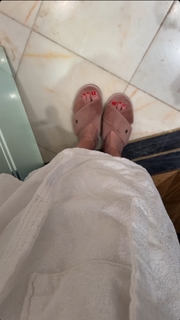 Daniela Katzenberger feet photo thumbnail