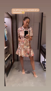 Tia Mowry feet photo thumbnail