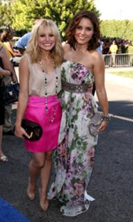 Kristen Bell feet photo thumbnail