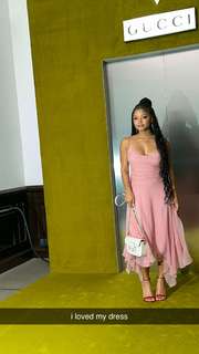 Halle Bailey feet photo thumbnail