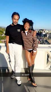 Halle Bailey feet photo thumbnail