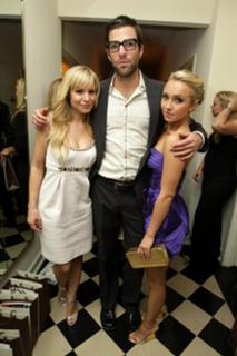 Kristen Bell feet photo thumbnail