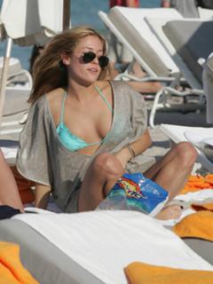 Kristin Cavallari feet photo thumbnail