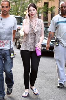 Michelle Trachtenberg feet photo thumbnail