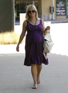 Reese Witherspoon feet photo thumbnail