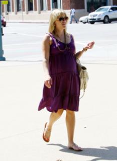 Reese Witherspoon feet photo thumbnail