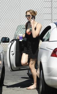 Jennifer Lawrence feet photo thumbnail