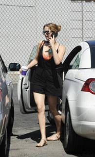 Jennifer Lawrence feet photo thumbnail
