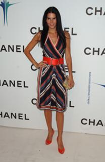 Angie Harmon feet photo thumbnail