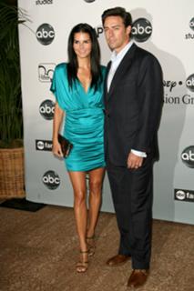 Angie Harmon feet photo thumbnail