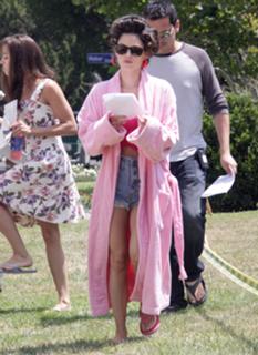 Rachel Bilson feet photo thumbnail