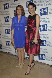 Angie Harmon feet photo thumbnail
