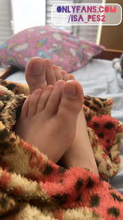 Isa Pes feet photo thumbnail
