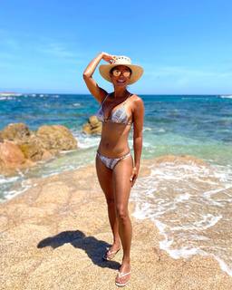 Eva LaRue feet photo thumbnail