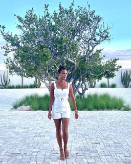 Eva LaRue feet photo thumbnail