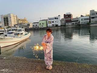 Ai Shinozaki feet photo thumbnail