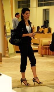 Angie Harmon feet photo thumbnail