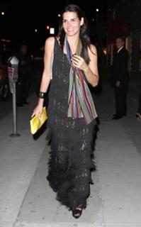 Angie Harmon feet photo thumbnail