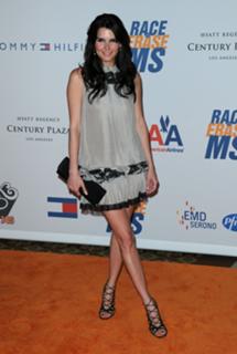 Angie Harmon feet photo thumbnail