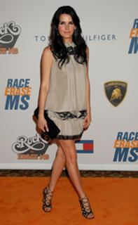 Angie Harmon feet photo thumbnail
