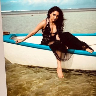 Kiara Advani feet photo thumbnail
